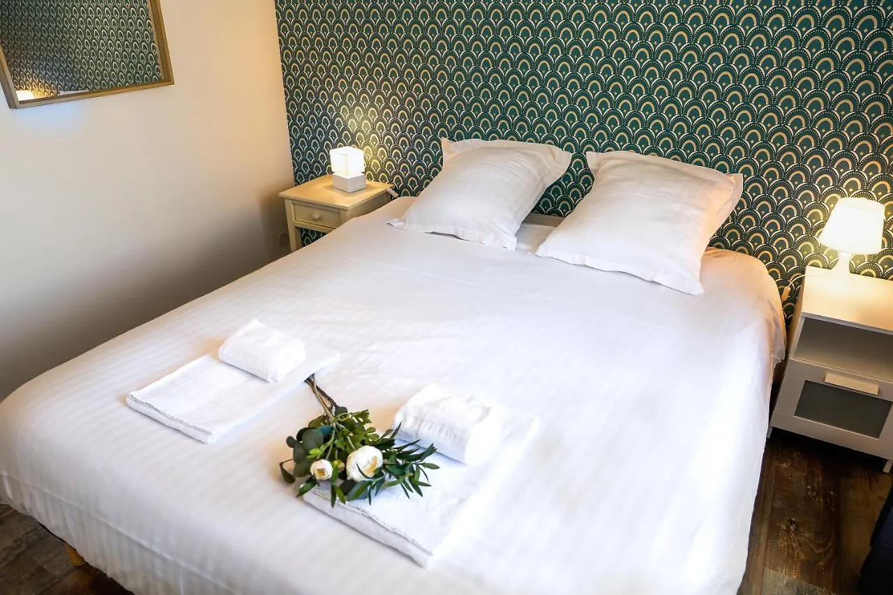 Kailhenn: Joli T3 Cosy, Bien Equipe, Proche Tram Apartment Brest 0*,  France